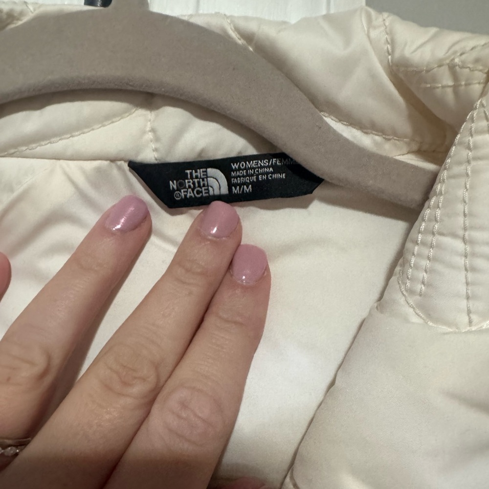 White/cream North Face Jacket - Picture 4 of 4
